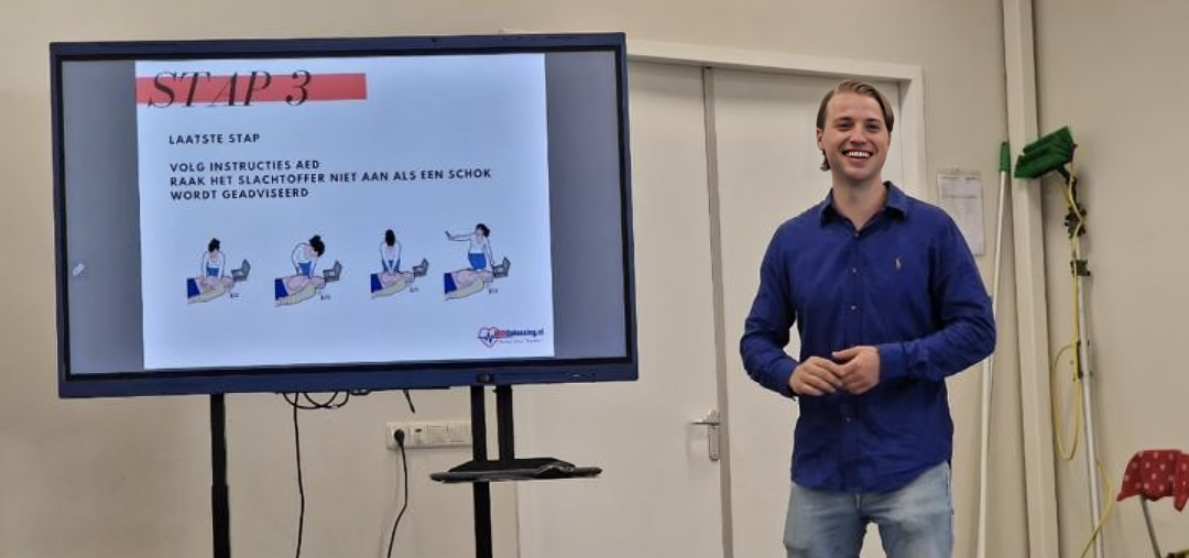 Het Belang van Reanimatietrainingen: Waarom de Eerste Minuten Cruciaal Zijn